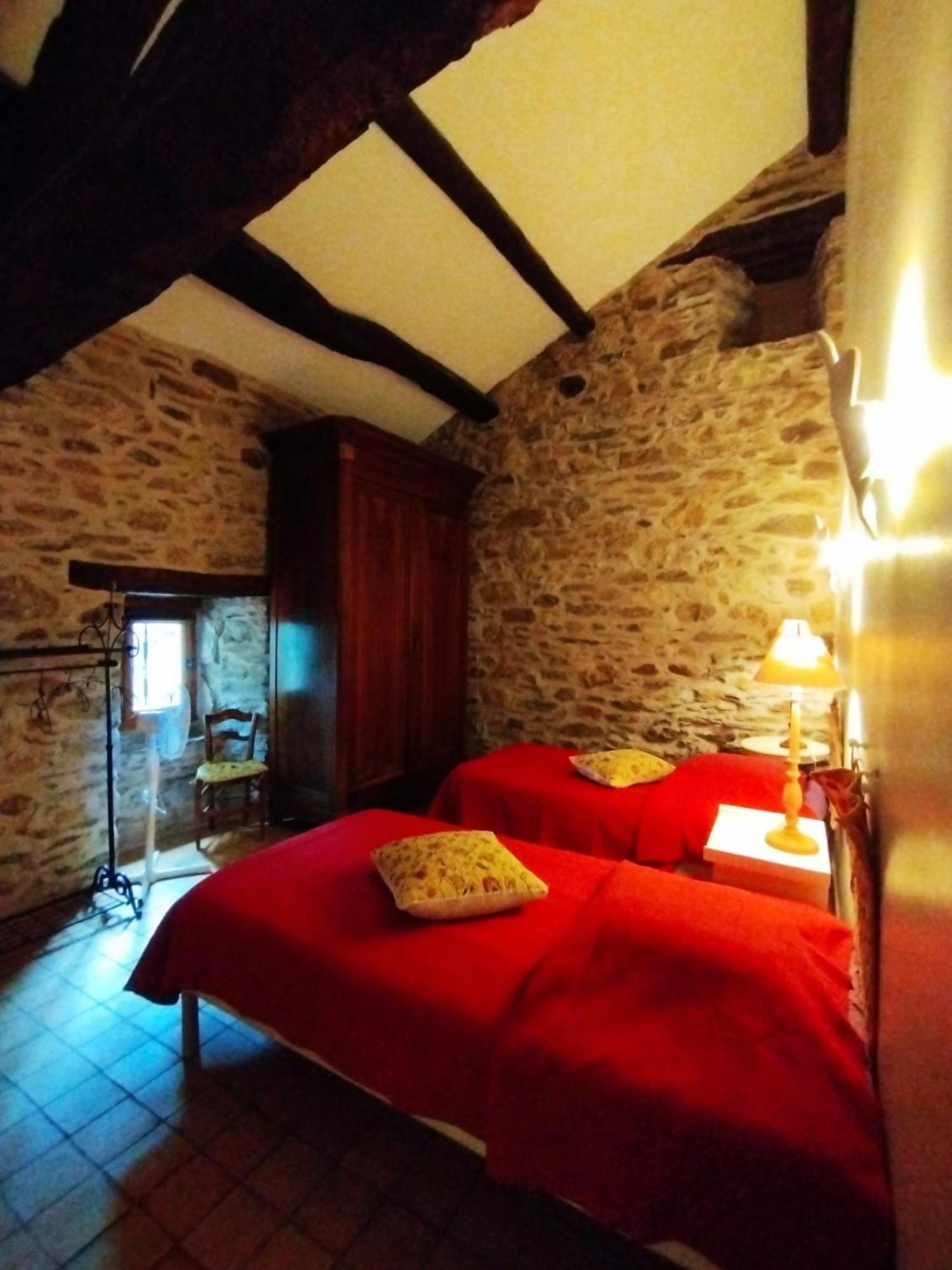 Château de Colombières sur Orb Extérieur photo