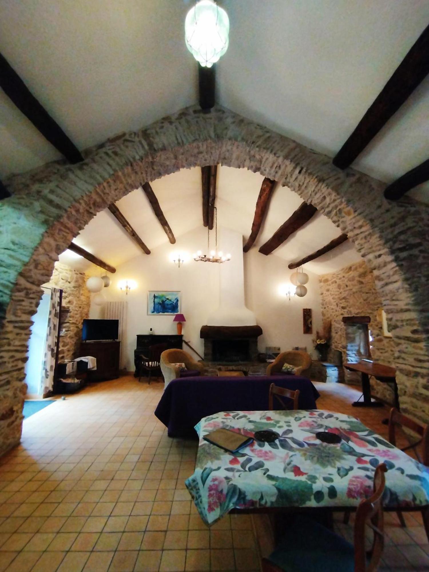 Château de Colombières sur Orb Extérieur photo