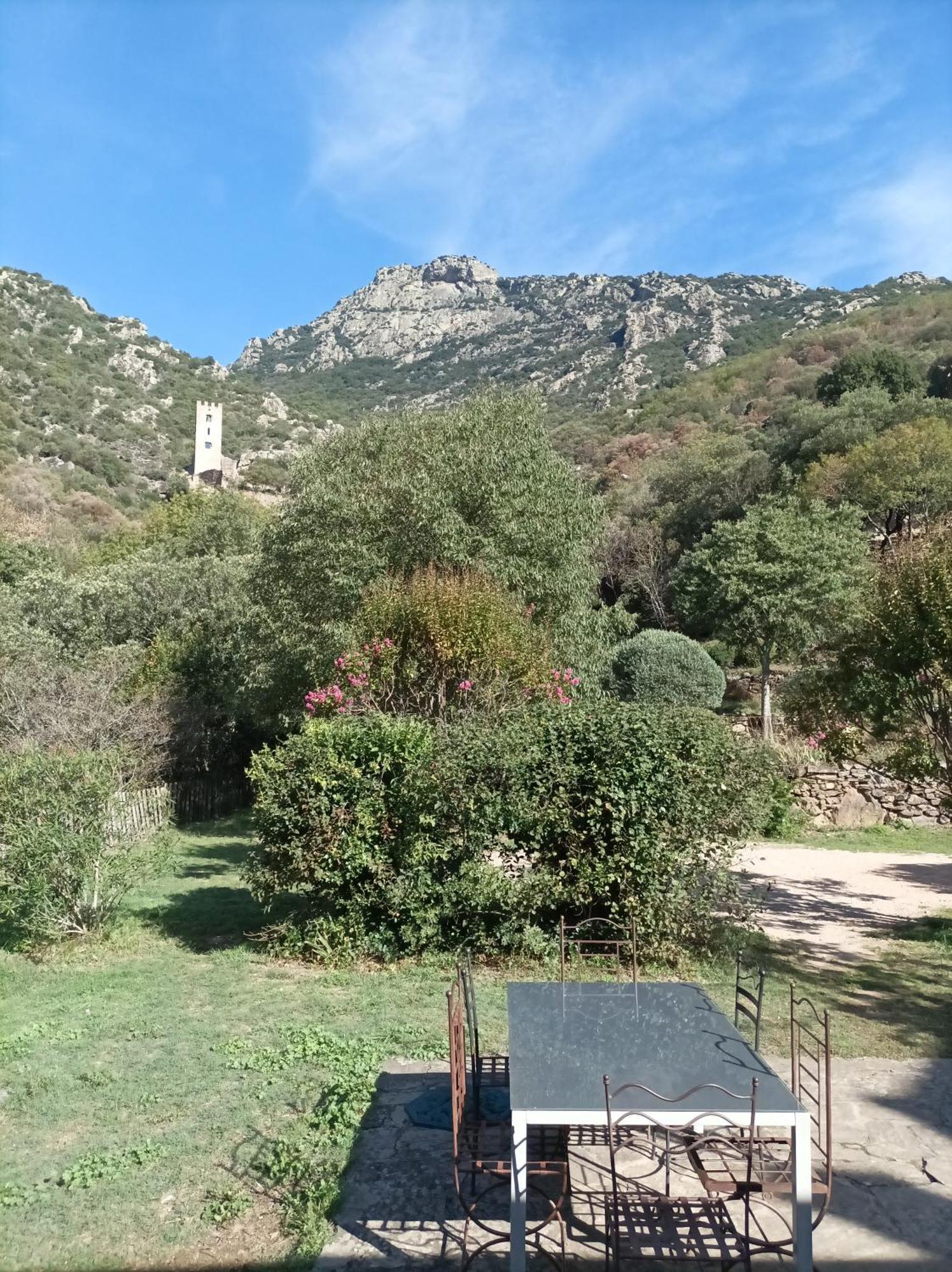 Château de Colombières sur Orb Extérieur photo