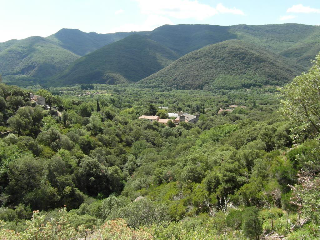 Château de Colombières sur Orb Extérieur photo